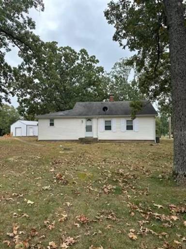 Main picture of 8 Woolsey Rd