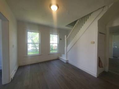 Main picture of 7401 Brinsmade Ave