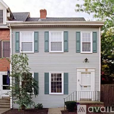 Main picture of 334 Denniston St