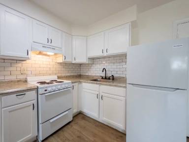 Main picture of 1528 Elmwood Ave