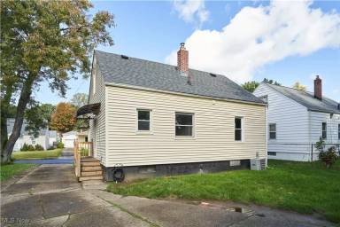 Main picture of 90 W Burns Ave