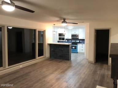Main picture of 17641 Los Alimos St