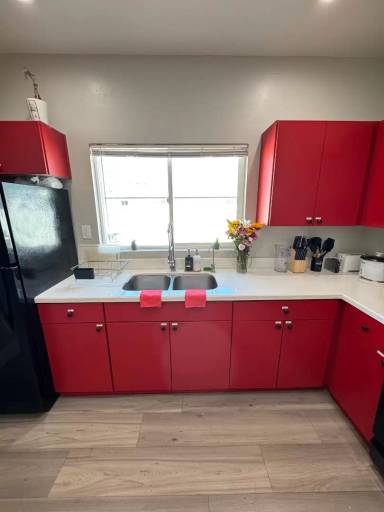 Main picture of 1845 E Monroe St