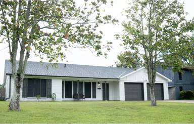 Main picture of 704 Esplanade St