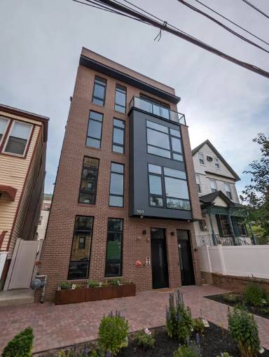 Main picture of 308 Academy St