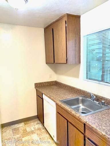 Main picture of 1581 Alvarado Ave