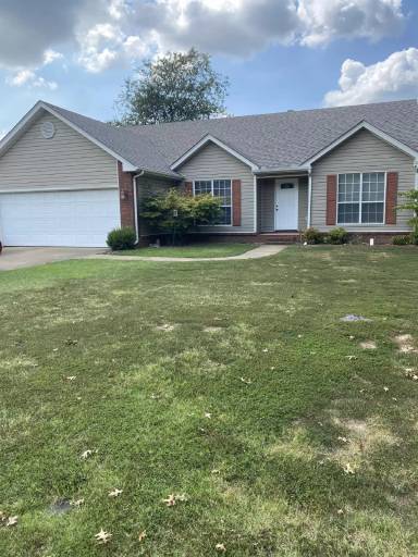 Main picture of 211 Hunters Ridge Dr
