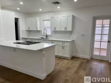 Main picture of 5224 41st Ave W