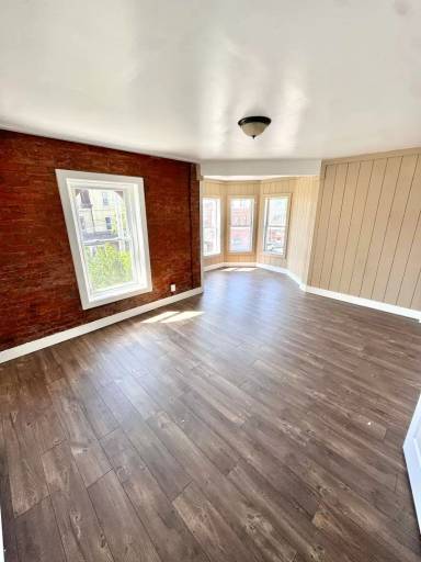 Main picture of 535 W Tilghman St