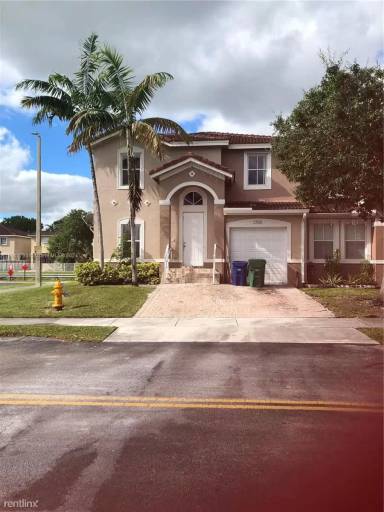 Main picture of 27550 SW 138th Path