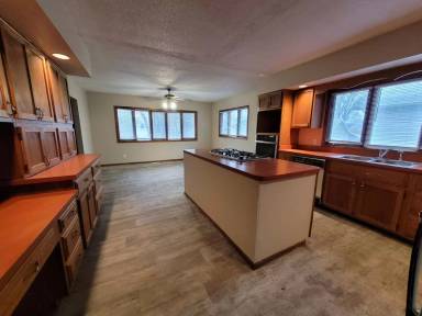Main picture of 2434 Elizabeth Ave