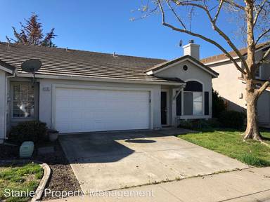 Main picture of 6852 Romanzo Way