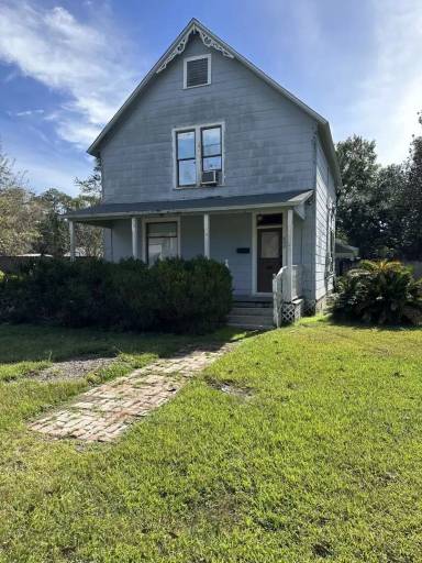 Main picture of 600 E Iowa Ave