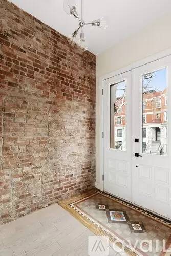 Main picture of 451 Hancock St