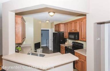 Main picture of 305 Lakeview Cove