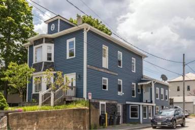 Main picture of 183 Connors St