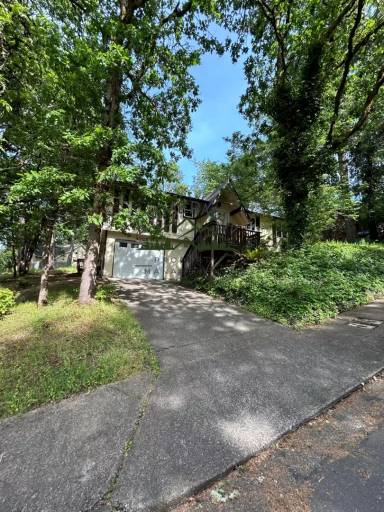 Main picture of 850 E 43rd Ave