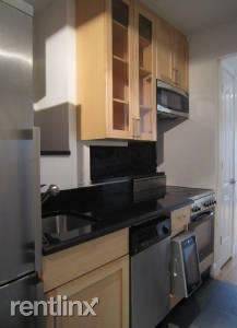 Main picture of 171 E 102nd St