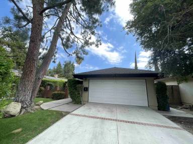 Main picture of 20222 Valerio St