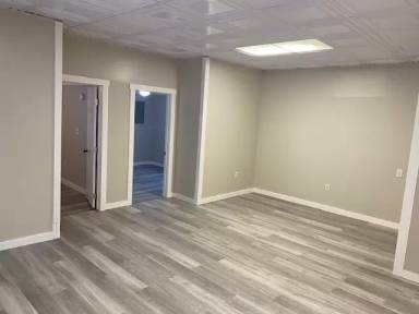 Main picture of 77 Railroad St