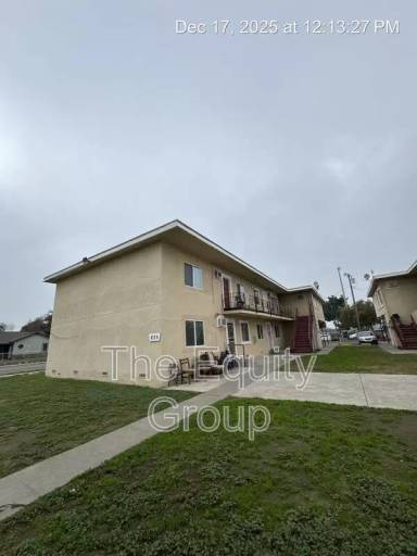 Main picture of 830 Davis St