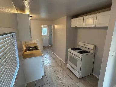 Main picture of 204 N Tippecanoe Ave