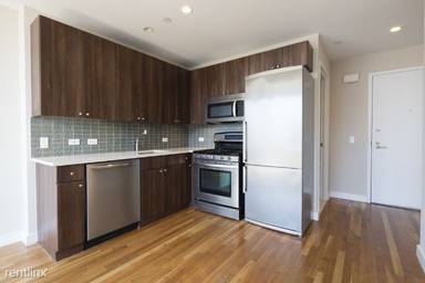 Main picture of 27 W 8th St