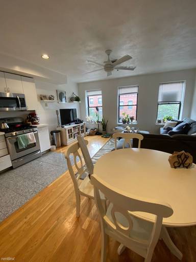 Main picture of 234 Hanover St