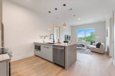 Main picture of 1090 Haysboro Ave