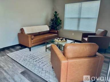 Main picture of 801 S Peters Ave