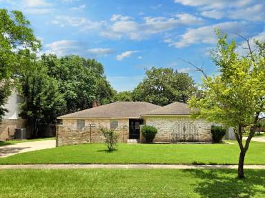 Main picture of 447 Applewhite Dr