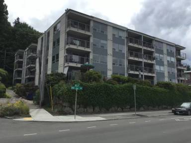 Main picture of 2200 Alki Ave SW