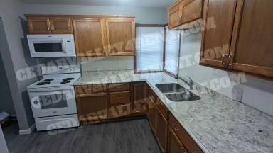 Main picture of 506 Lakeside St