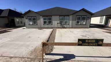 Main picture of 380 N Dallas St