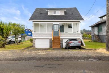 Main picture of 1020 W Perry St