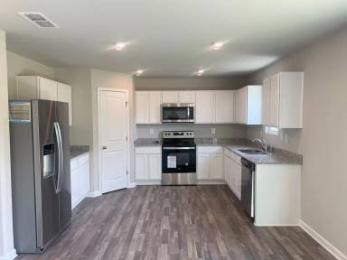 Main picture of 464 Hawthorn Trl