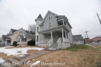 Main picture of 1428 N Main St