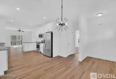Main picture of 455 Belvedere Dr