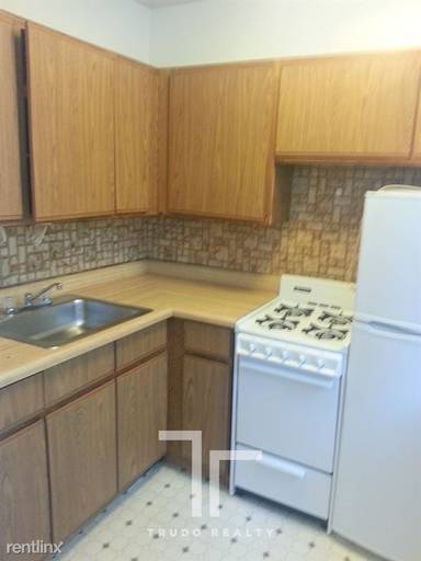 Main picture of 739 W Belmont Ave
