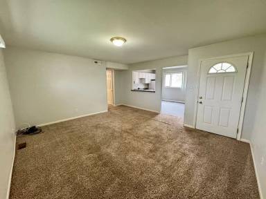 Main picture of 398 W Ash St