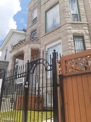 Main picture of 3533 S Indiana Ave