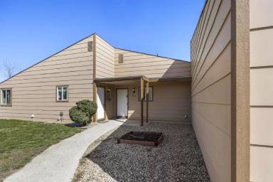 Main picture of 2656 N Siesta Ln