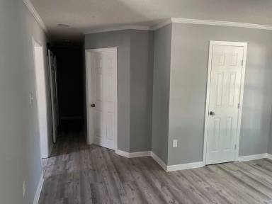 Main picture of 301 Edwards St