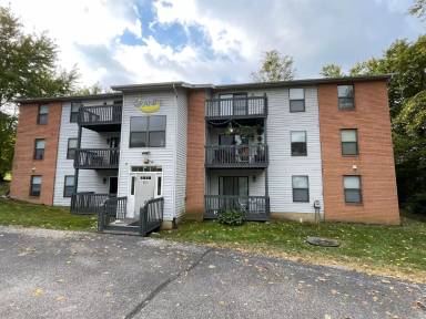 Main picture of 915 W 2nd St