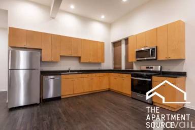 Main picture of 1260 N Greenview Ave