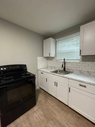 Main picture of 1359 W 15th St