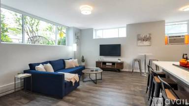 Main picture of 125 E 1st Ave