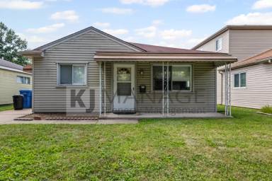 Main picture of 5612 Clippert St