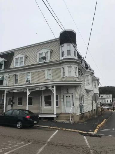Main picture of 38 Clay St
