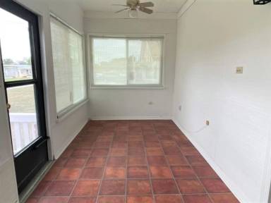 Main picture of 473 Golf Blvd